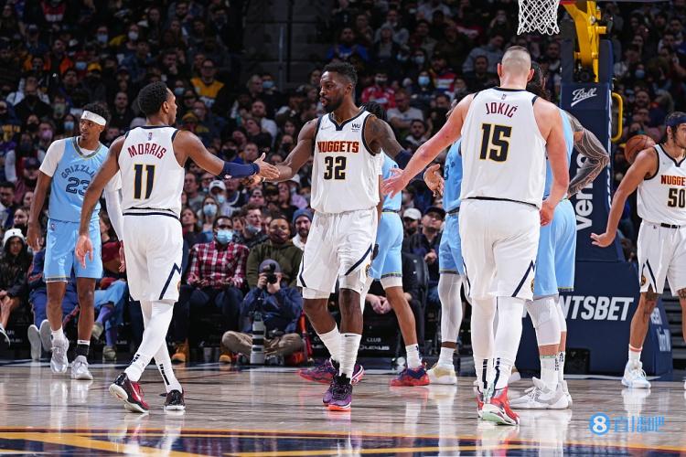 篮板与决策 篮板与决策